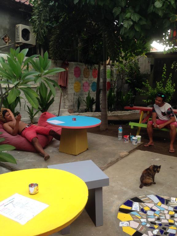 Good For Ya Knee Hostel & Bungalows (Adults Only) Gili Trawangan Exteriör bild