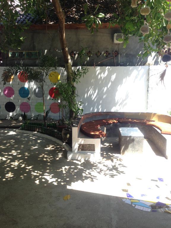 Good For Ya Knee Hostel & Bungalows (Adults Only) Gili Trawangan Exteriör bild