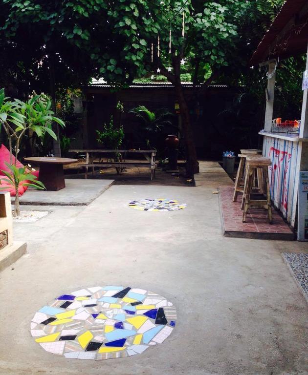 Good For Ya Knee Hostel & Bungalows (Adults Only) Gili Trawangan Exteriör bild