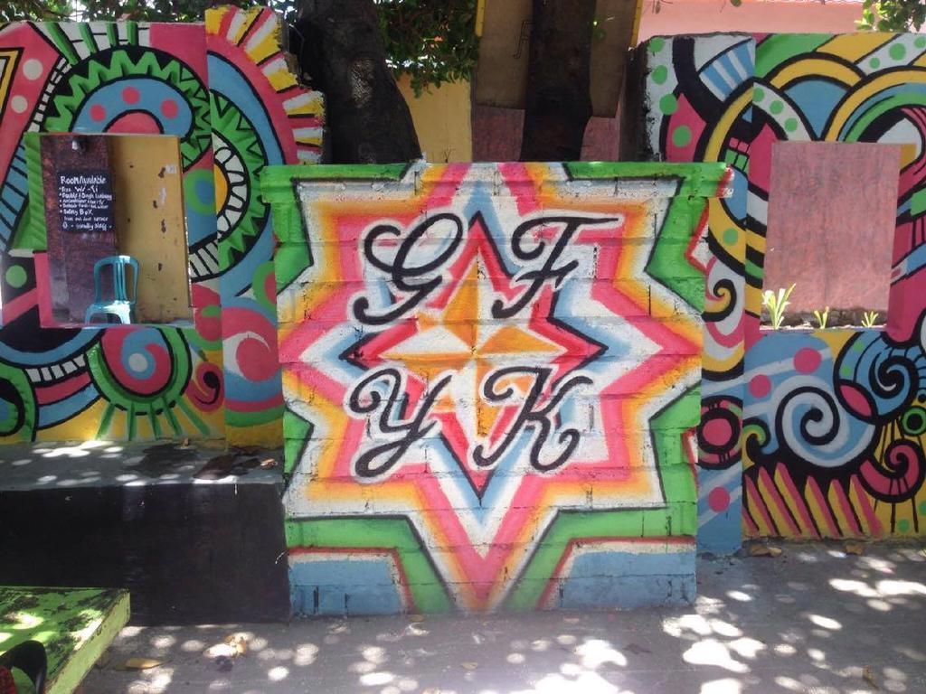 Good For Ya Knee Hostel & Bungalows (Adults Only) Gili Trawangan Exteriör bild