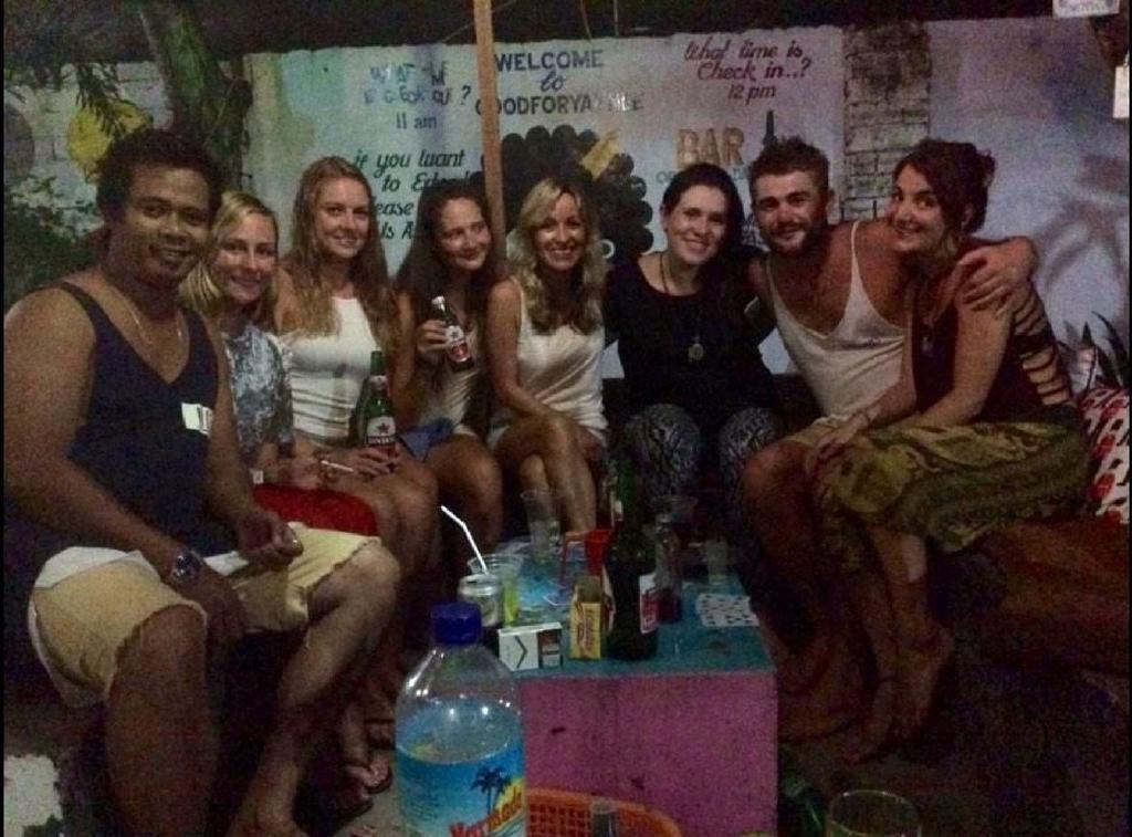 Good For Ya Knee Hostel & Bungalows (Adults Only) Gili Trawangan Exteriör bild