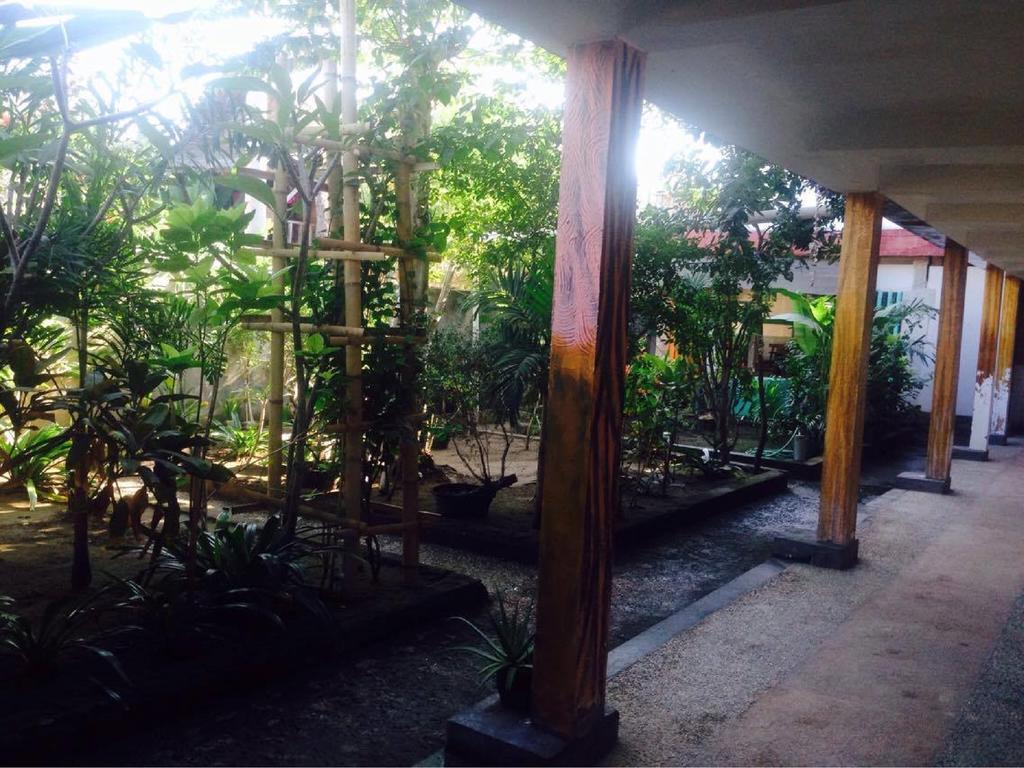 Good For Ya Knee Hostel & Bungalows (Adults Only) Gili Trawangan Exteriör bild
