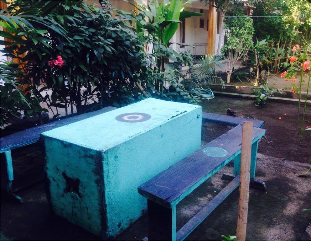 Good For Ya Knee Hostel & Bungalows (Adults Only) Gili Trawangan Exteriör bild