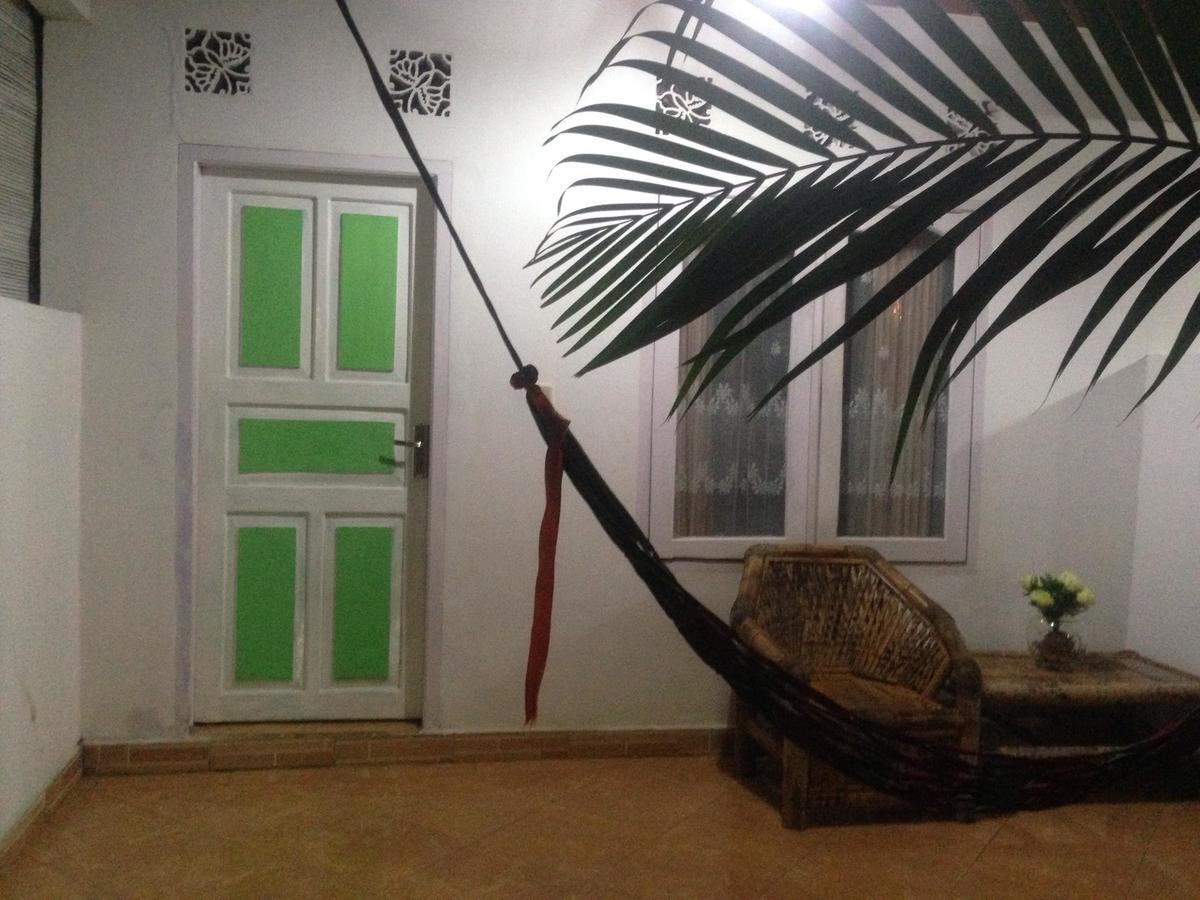 Good For Ya Knee Hostel & Bungalows (Adults Only) Gili Trawangan Exteriör bild